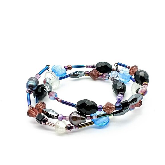 Chic Memory Wire Bracelet, Freshwater Pearl Art Glass and Faceted Crystal Beads - Picture 3 of 5